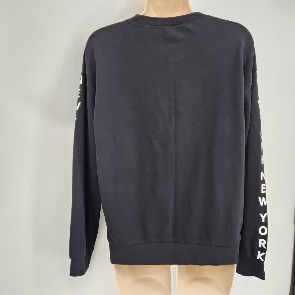 H&M Divided Long Sleeve T-Shirt Women's Size Medium Black N.Y.C. U.S.A. - Picture 6 of 7
